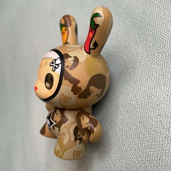 Kidrobot Dunny Series 3 Tokidoki Simone Legno Figure 2006 - Picture 9 of 9